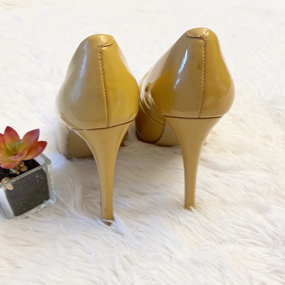 ANTHROPOLOGIE | Kelsi Dagger Tan Patent Leather Platform Heels women size 8